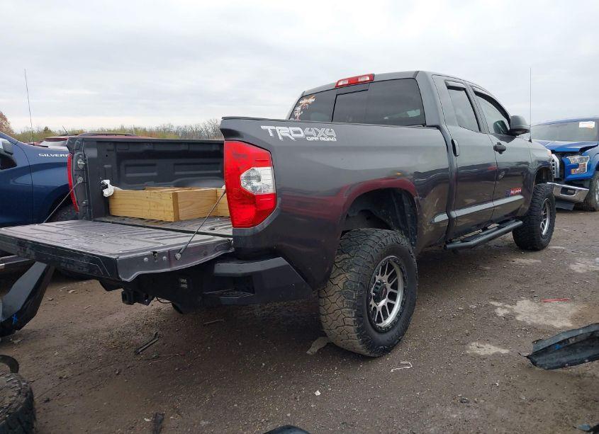 Photo 4 of 2017 Toyota Tundra SR5 5.7L V8 (VIN 5TFUY5F17HX592099)