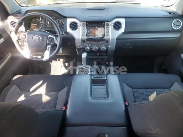 Photo 11 of 2018 TOYOTA TUNDRA DOUBLE CAB SR (VIN 5TFUY5F17JX712800)