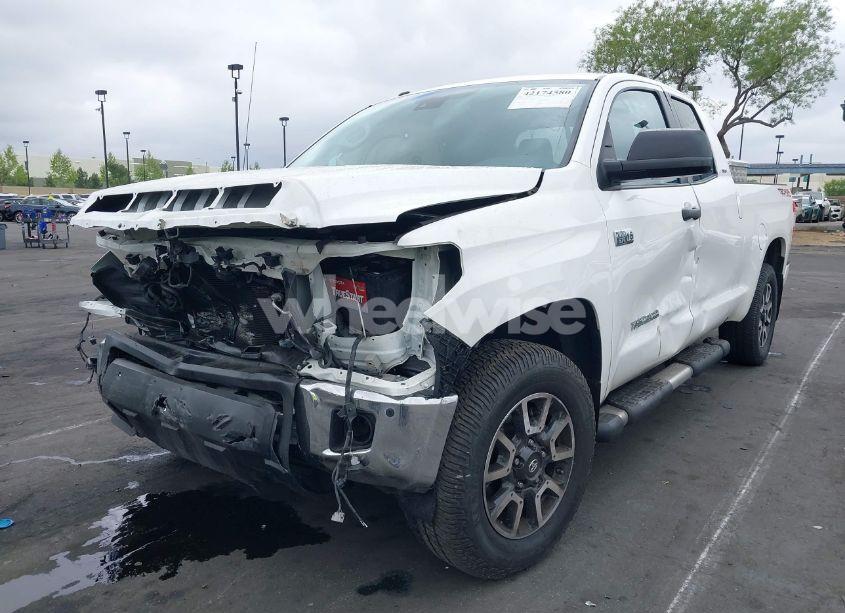 Photo 2 of 2018 Toyota Tundra SR5 5.7L V8 (VIN 5TFUY5F17JX753427)