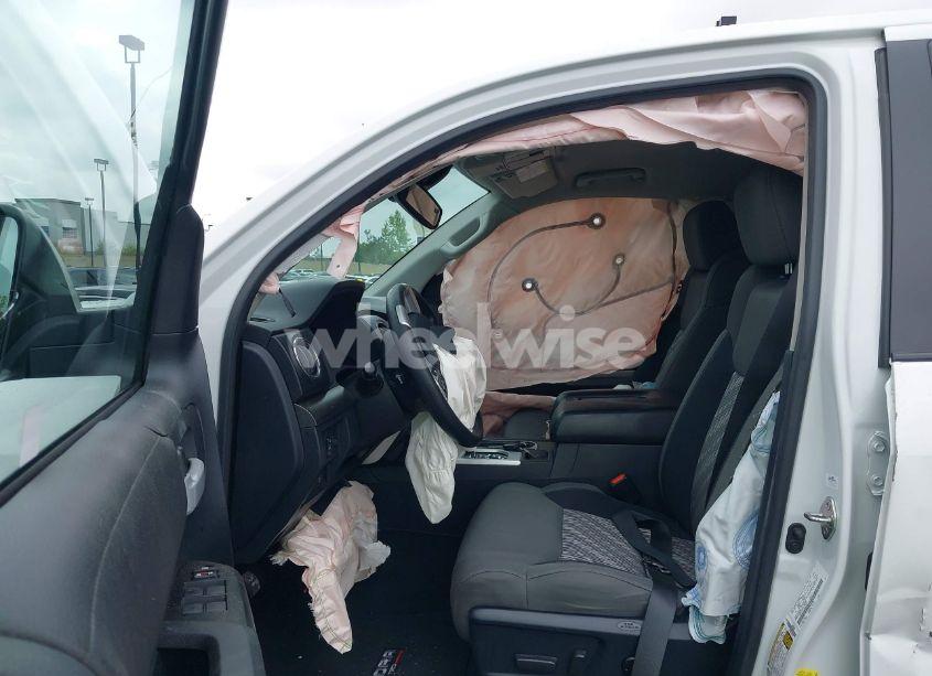 Photo 5 of 2018 Toyota Tundra SR5 5.7L V8 (VIN 5TFUY5F17JX753427)