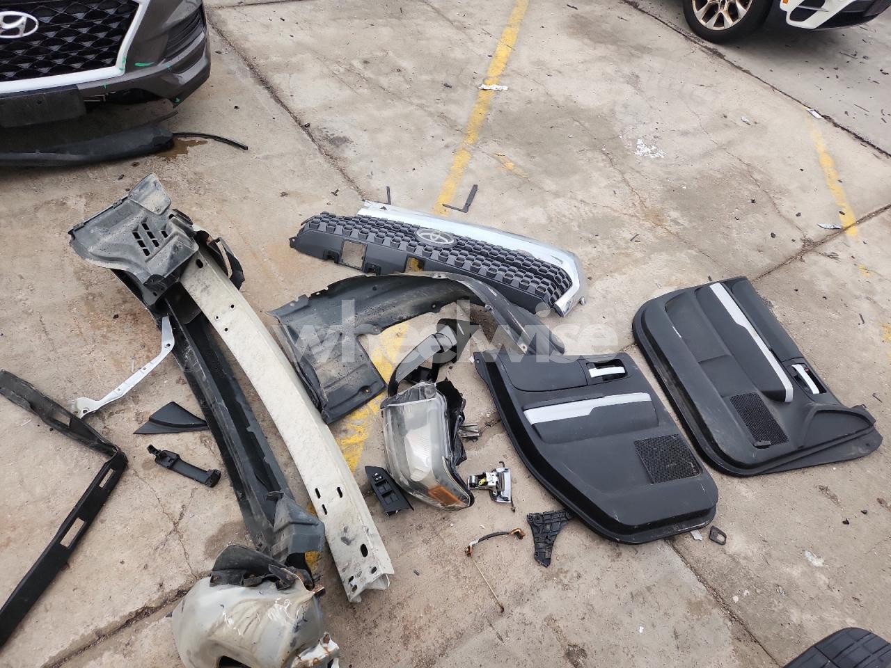 Photo 12 of 2020 TOYOTA TUNDRA DOUBLE CAB SR (VIN 5TFUY5F17LX921098)