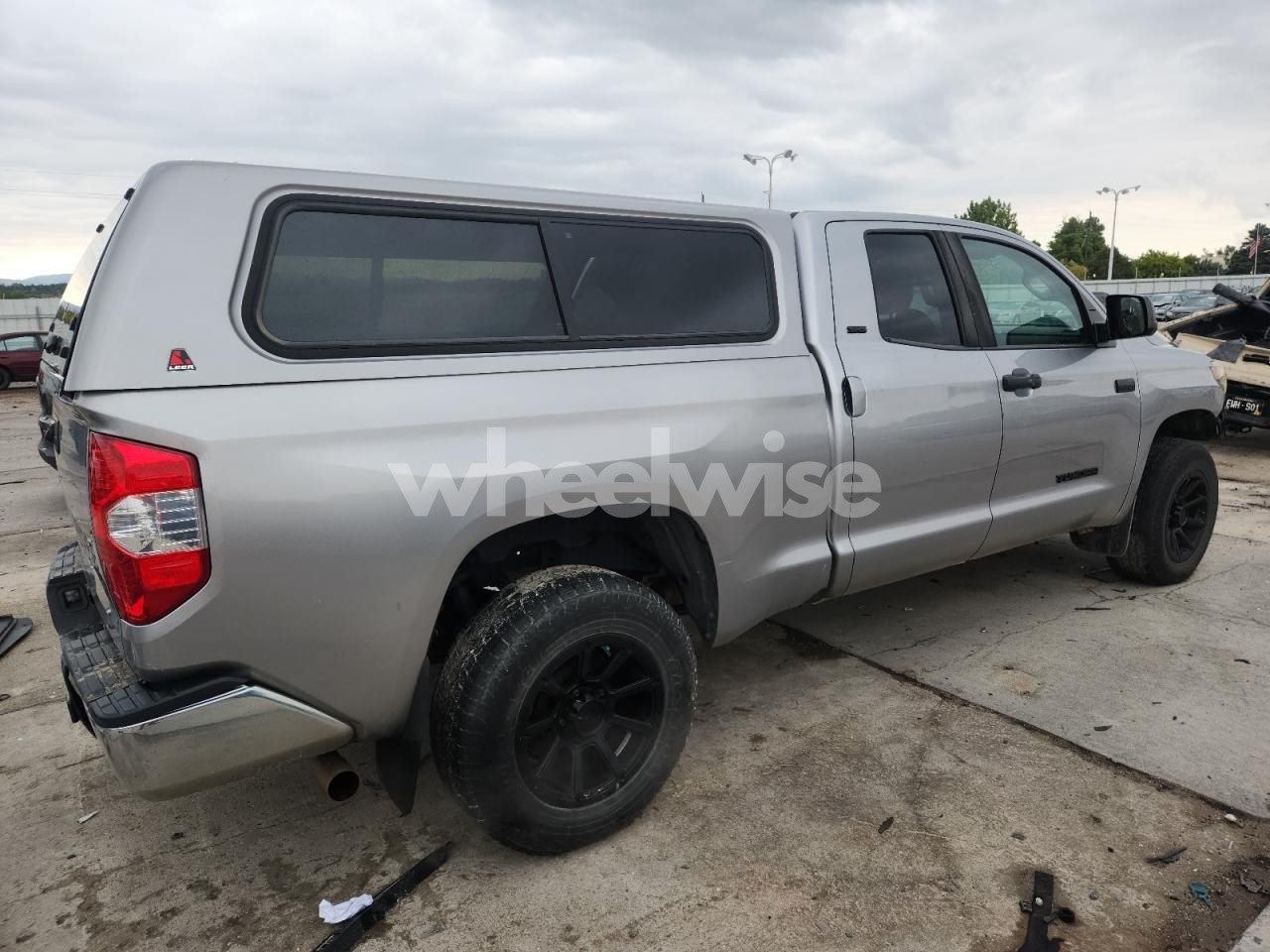Photo 3 of 2020 TOYOTA TUNDRA DOUBLE CAB SR (VIN 5TFUY5F17LX921098)