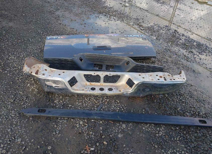 Photo 12 of 2013 Toyota Tundra GRADE 5.7L V8 (VIN 5TFUY5F19DX270901)