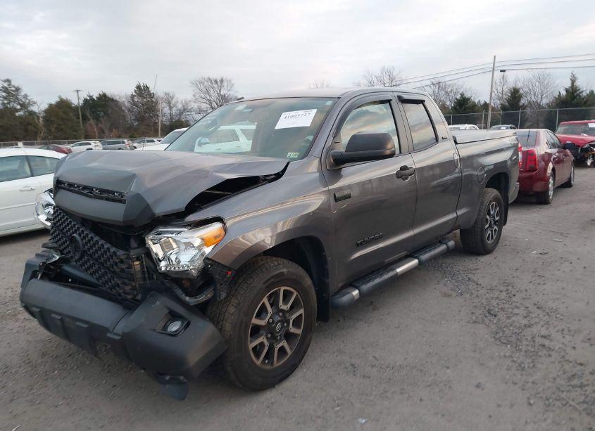 Photo 2 of 2016 Toyota Tundra SR5 5.7L V8 (VIN 5TFUY5F19GX490690)
