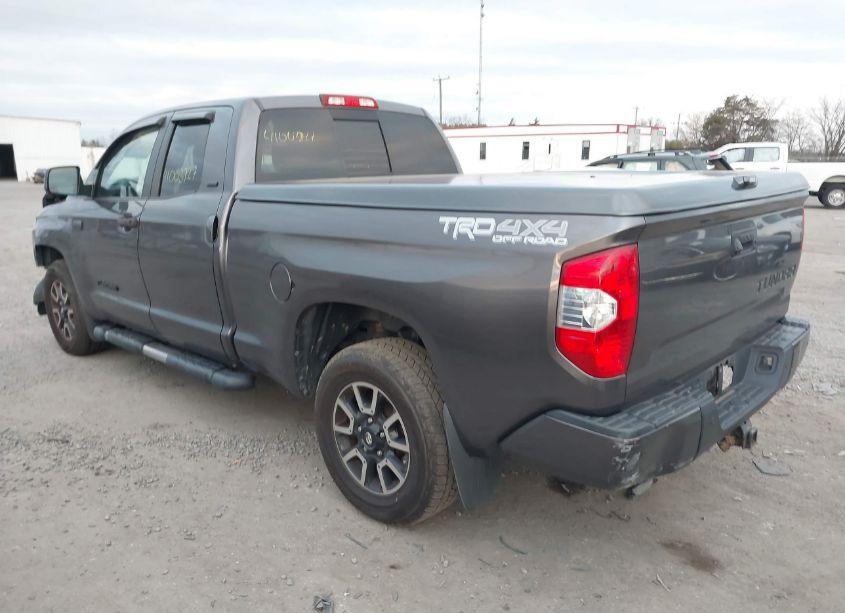 Photo 3 of 2016 Toyota Tundra SR5 5.7L V8 (VIN 5TFUY5F19GX490690)