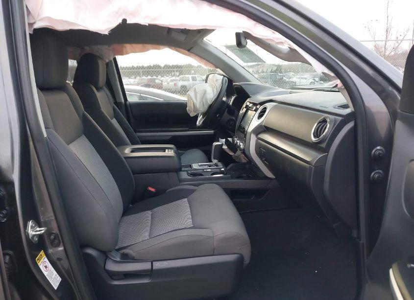 Photo 5 of 2016 Toyota Tundra SR5 5.7L V8 (VIN 5TFUY5F19GX490690)