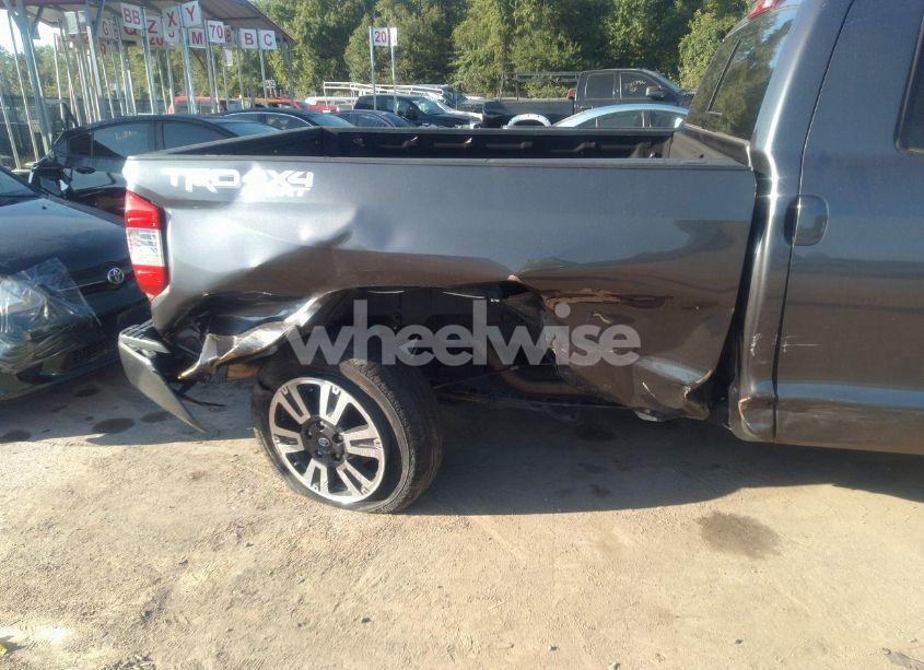 Photo 6 of 2018 Toyota Tundra SR5 5.7L V8 (VIN 5TFUY5F19JX775462)