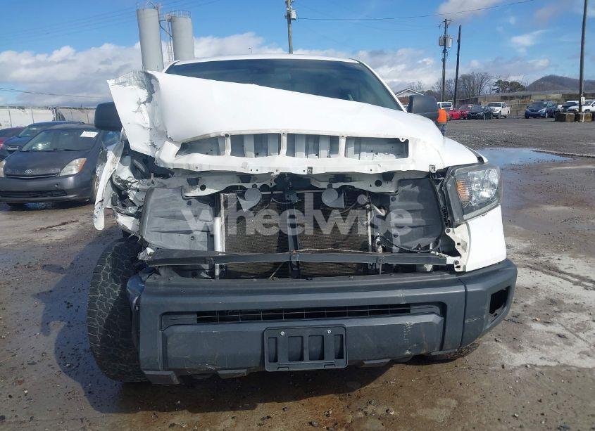 Photo 13 of 2020 Toyota Tundra SR (VIN 5TFUY5F19LX917327)