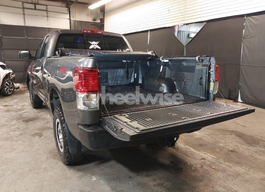 Photo 3 of 2013 Toyota Tundra GRADE 5.7L V8 (VIN 5TFUY5F1XDX322004)