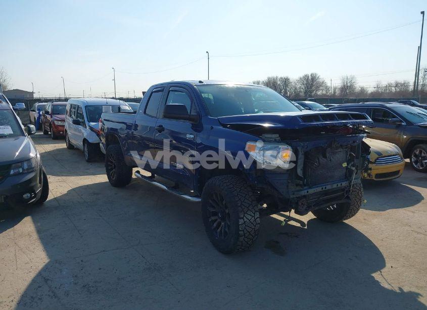 2014 Toyota Tundra SR5 5.7L V8 (VIN 5TFUY5F1XEX379823) main photo