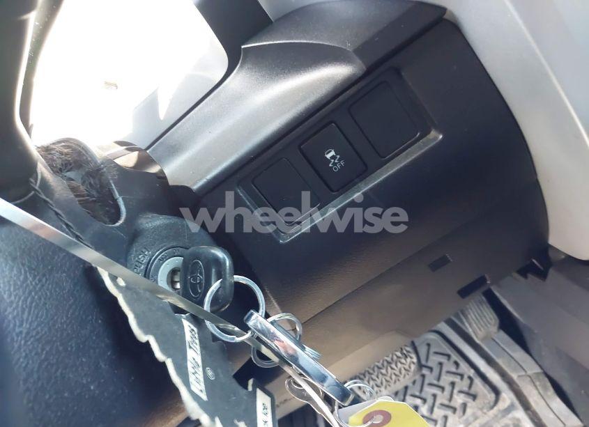 Photo 11 of 2014 Toyota Tundra SR5 5.7L V8 (VIN 5TFUY5F1XEX379823)