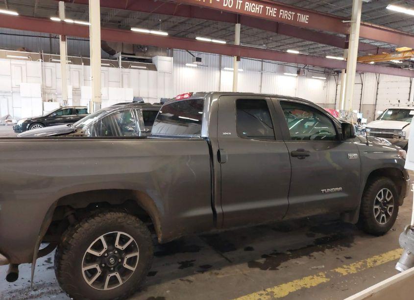 Photo 14 of 2014 Toyota Tundra SR5 5.7L V8 (VIN 5TFUY5F1XEX396203)