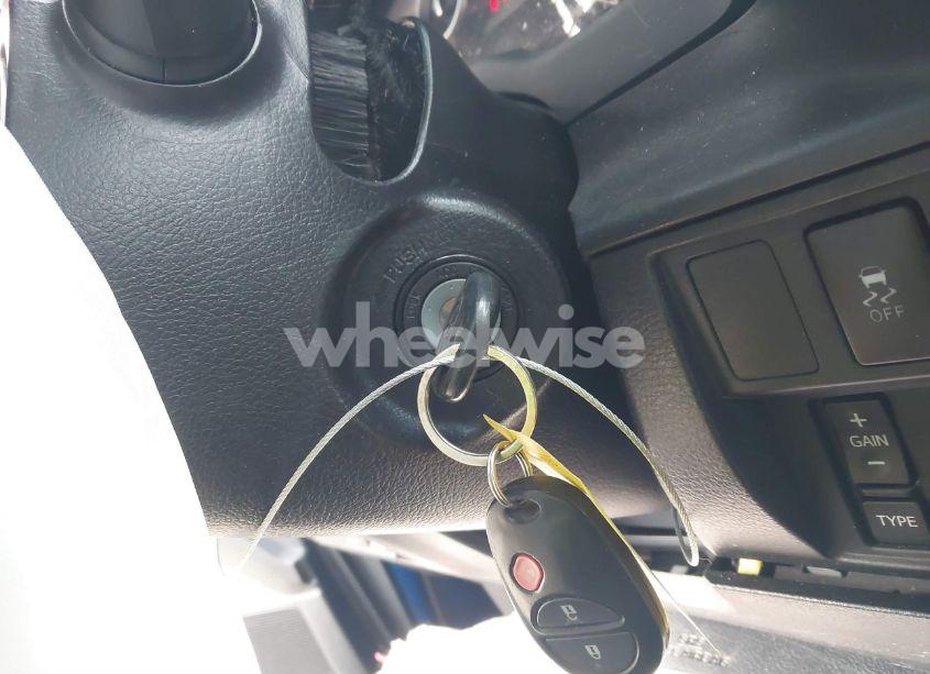 Photo 10 of 2017 Toyota Tundra SR5 5.7L V8 (VIN 5TFUY5F1XHX656796)