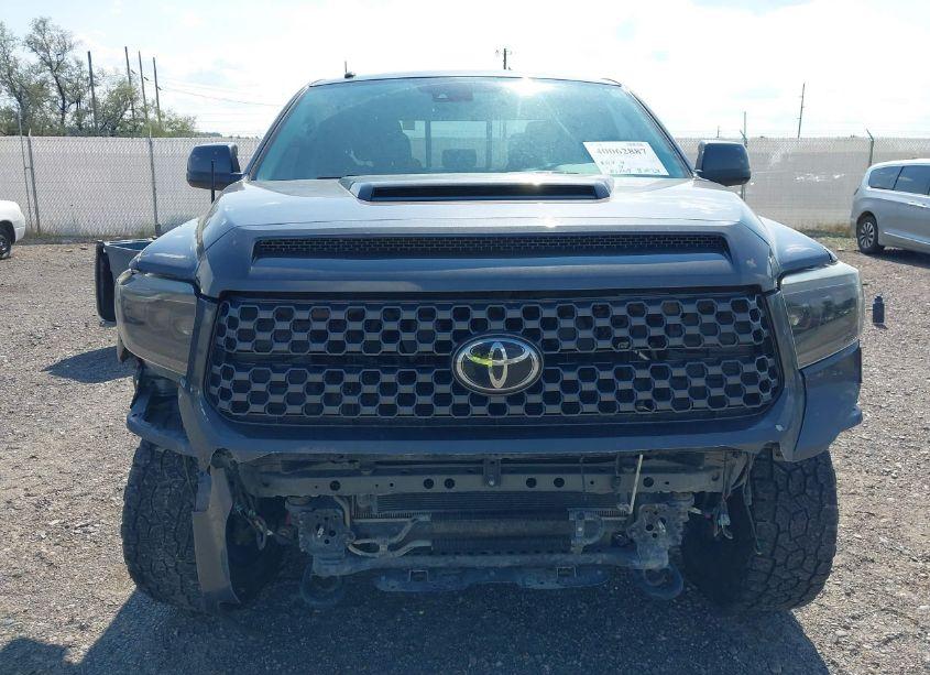 Photo 12 of 2018 Toyota Tundra SR5 5.7L V8 (VIN 5TFUY5F1XJX762235)