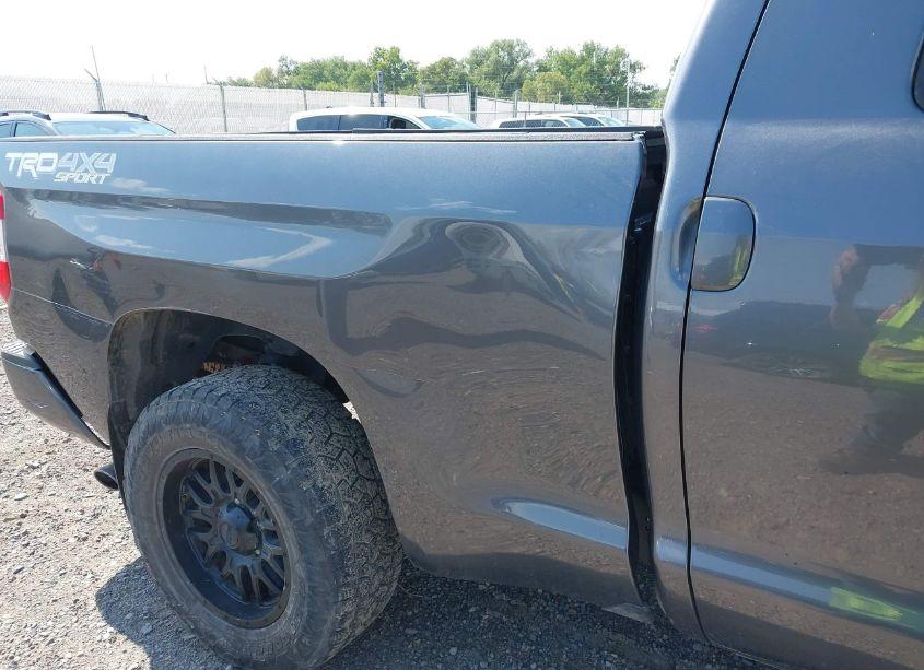 Photo 18 of 2018 Toyota Tundra SR5 5.7L V8 (VIN 5TFUY5F1XJX762235)