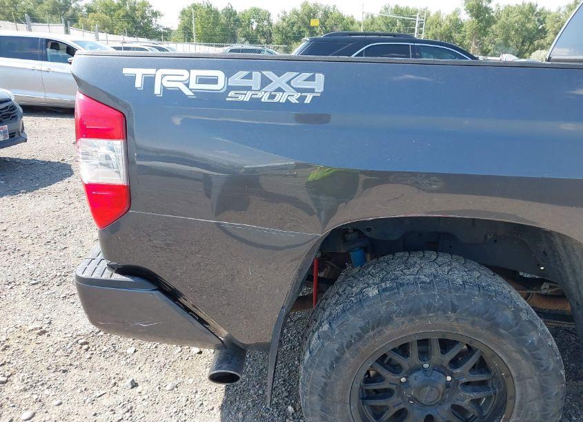 Photo 19 of 2018 Toyota Tundra SR5 5.7L V8 (VIN 5TFUY5F1XJX762235)