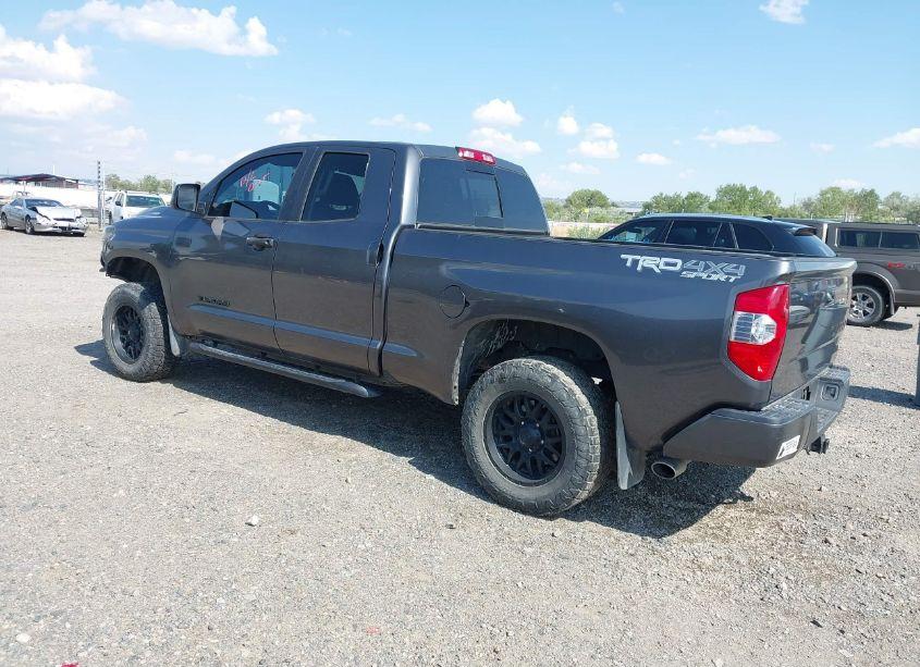 Photo 3 of 2018 Toyota Tundra SR5 5.7L V8 (VIN 5TFUY5F1XJX762235)