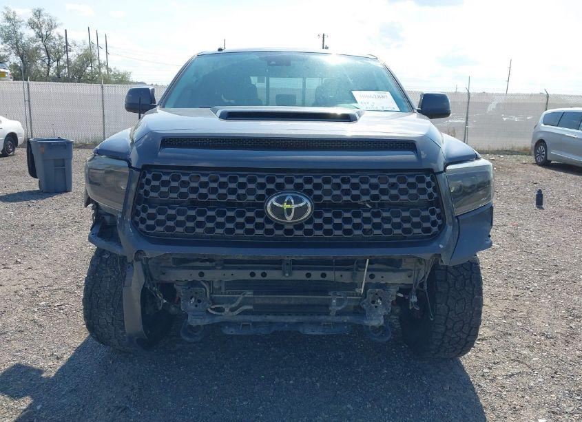 Photo 6 of 2018 Toyota Tundra SR5 5.7L V8 (VIN 5TFUY5F1XJX762235)