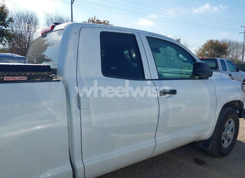 Photo 13 of 2020 Toyota Tundra SR (VIN 5TFUY5F1XLX955598)