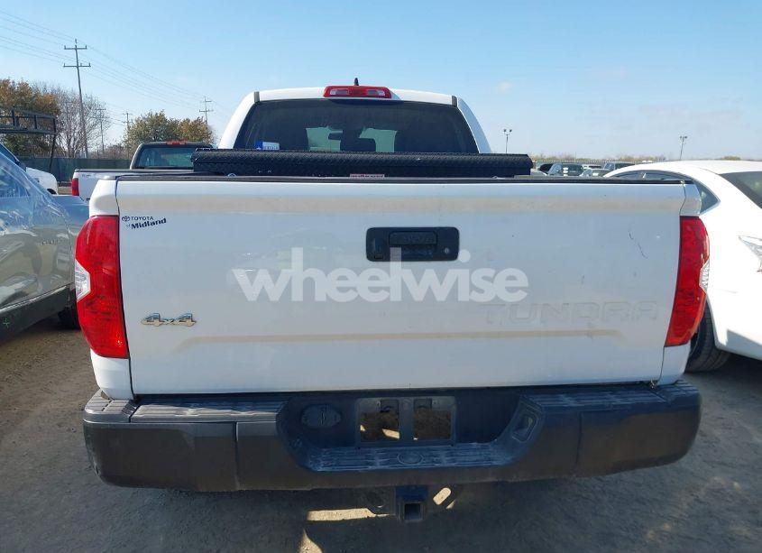 Photo 16 of 2020 Toyota Tundra SR (VIN 5TFUY5F1XLX955598)