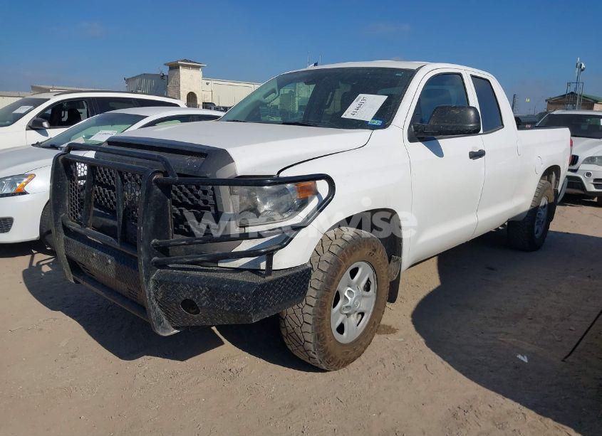 Photo 2 of 2020 Toyota Tundra SR (VIN 5TFUY5F1XLX955598)