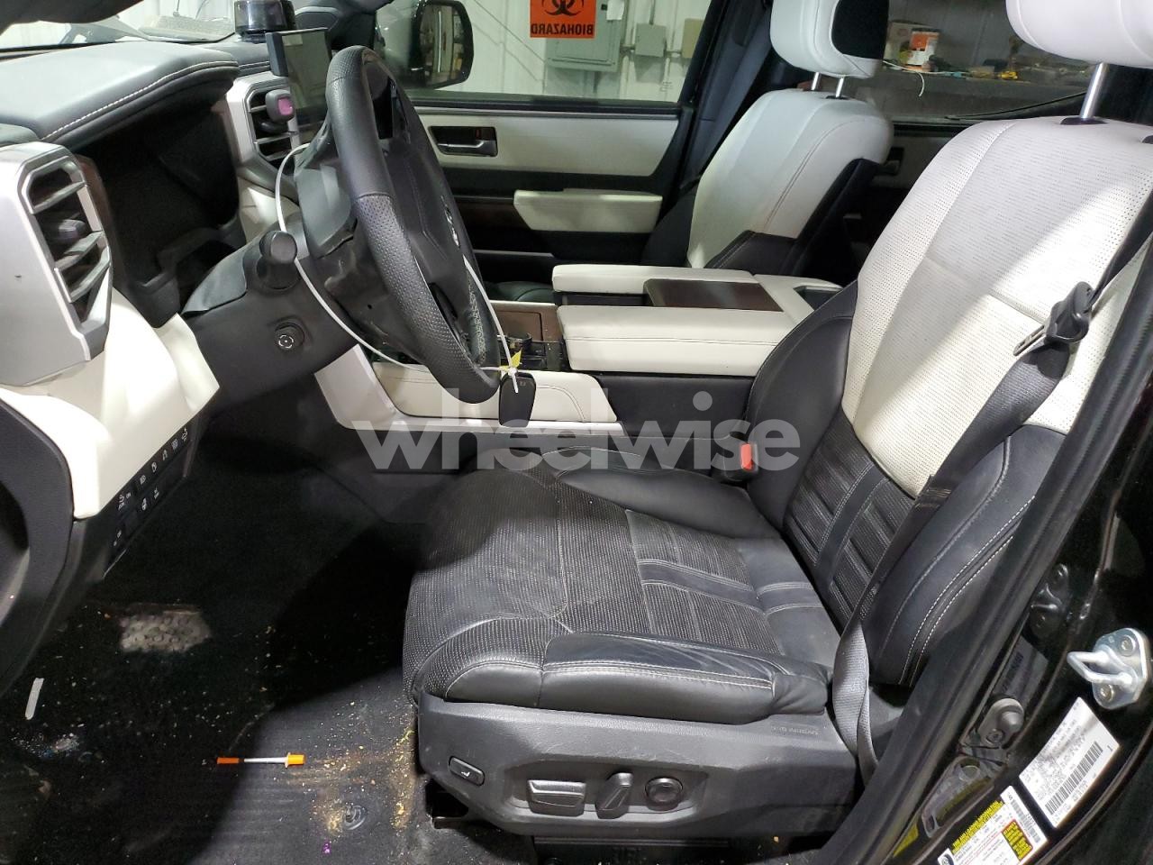 Photo 7 of 2024 TOYOTA TUNDRA CREWMAX CAPSTONE (VIN 5TFVC5DB3RX067816)