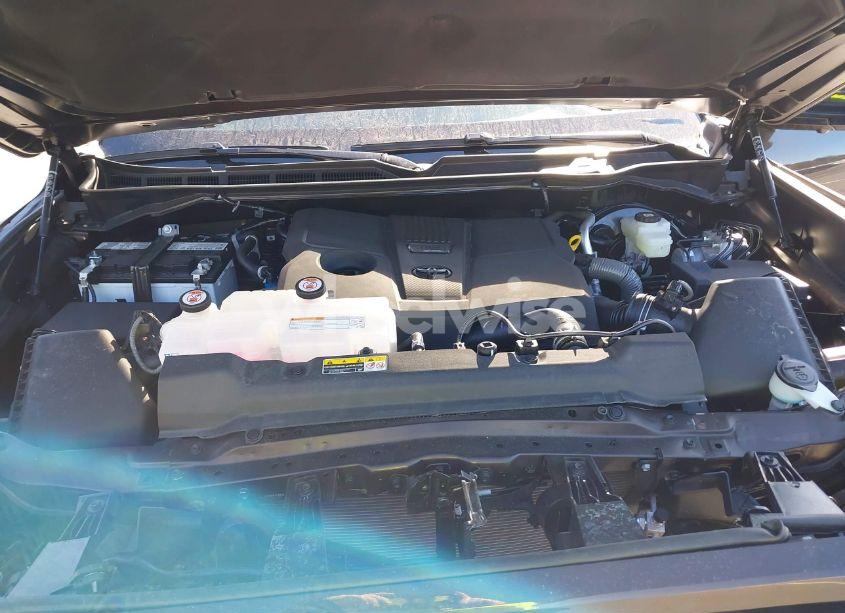 Photo 10 of 2025 Toyota Tundra LIMITED 4WD (VIN 5TFWA5DB2SX259129)