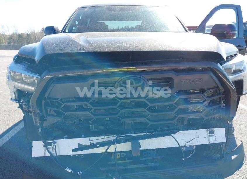 Photo 6 of 2025 Toyota Tundra LIMITED 4WD (VIN 5TFWA5DB2SX259129)