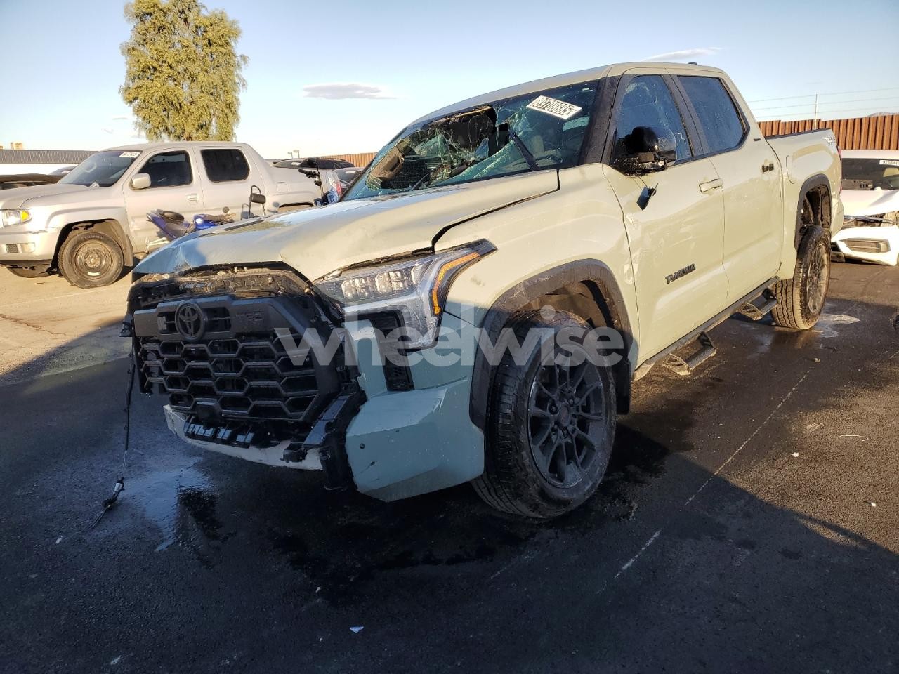 2025 TOYOTA TUNDRA CREWMAX LIMITED (VIN 5TFWA5DB5SX273381) main photo