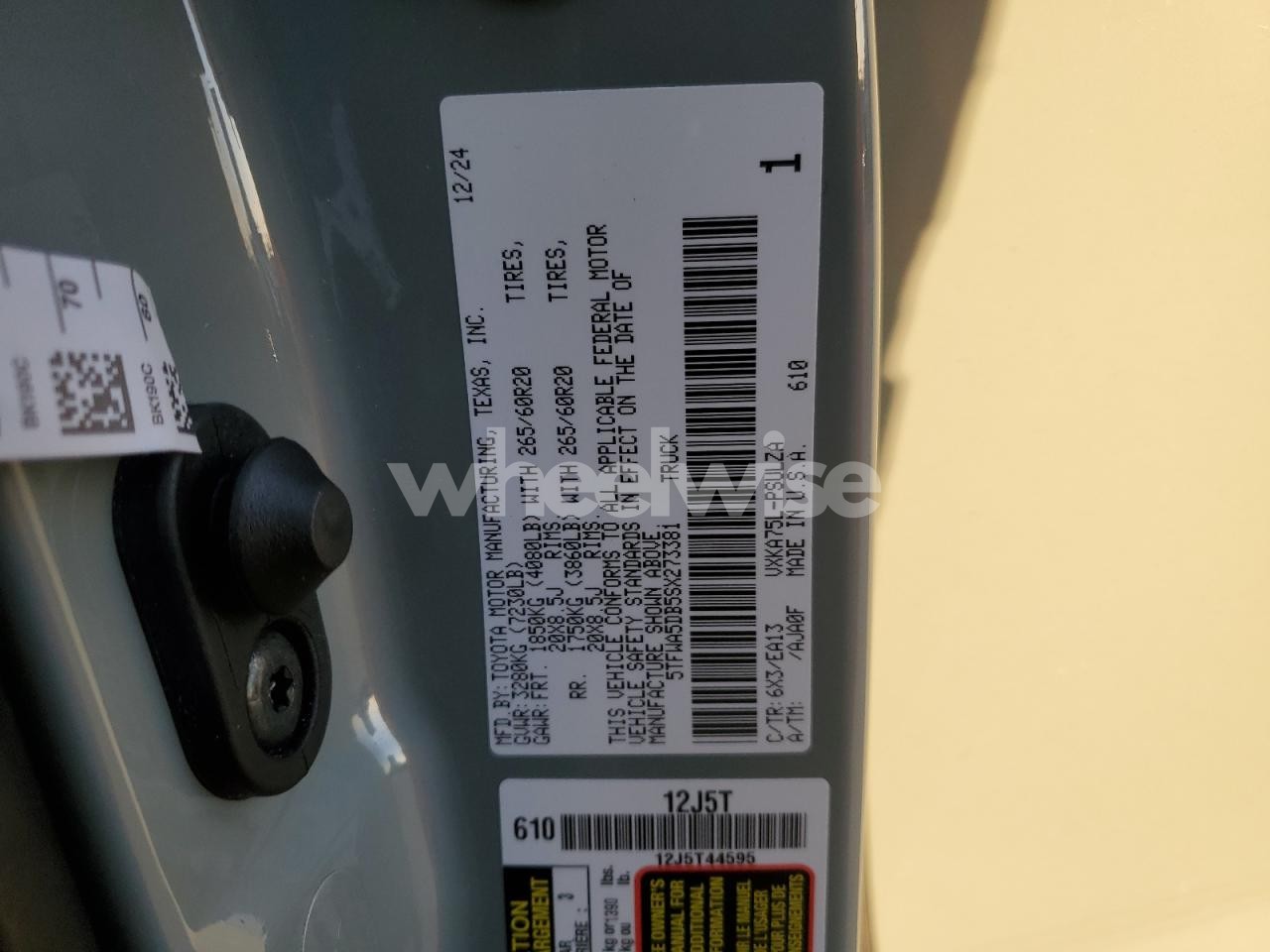 Photo 12 of 2025 TOYOTA TUNDRA CREWMAX LIMITED (VIN 5TFWA5DB5SX273381)