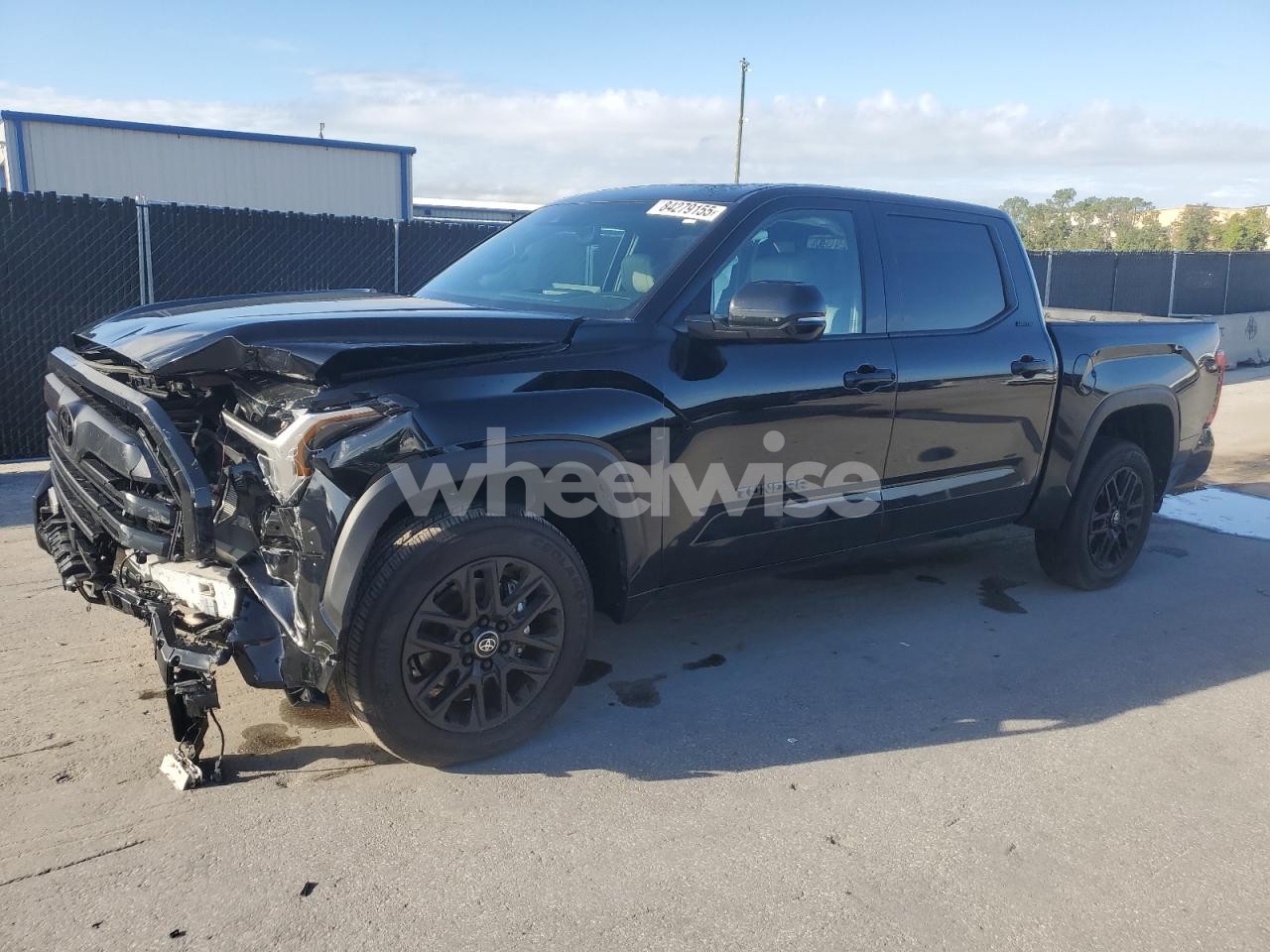 2025 TOYOTA TUNDRA CREWMAX LIMITED (VIN 5TFWA5DB9SX297277) main photo