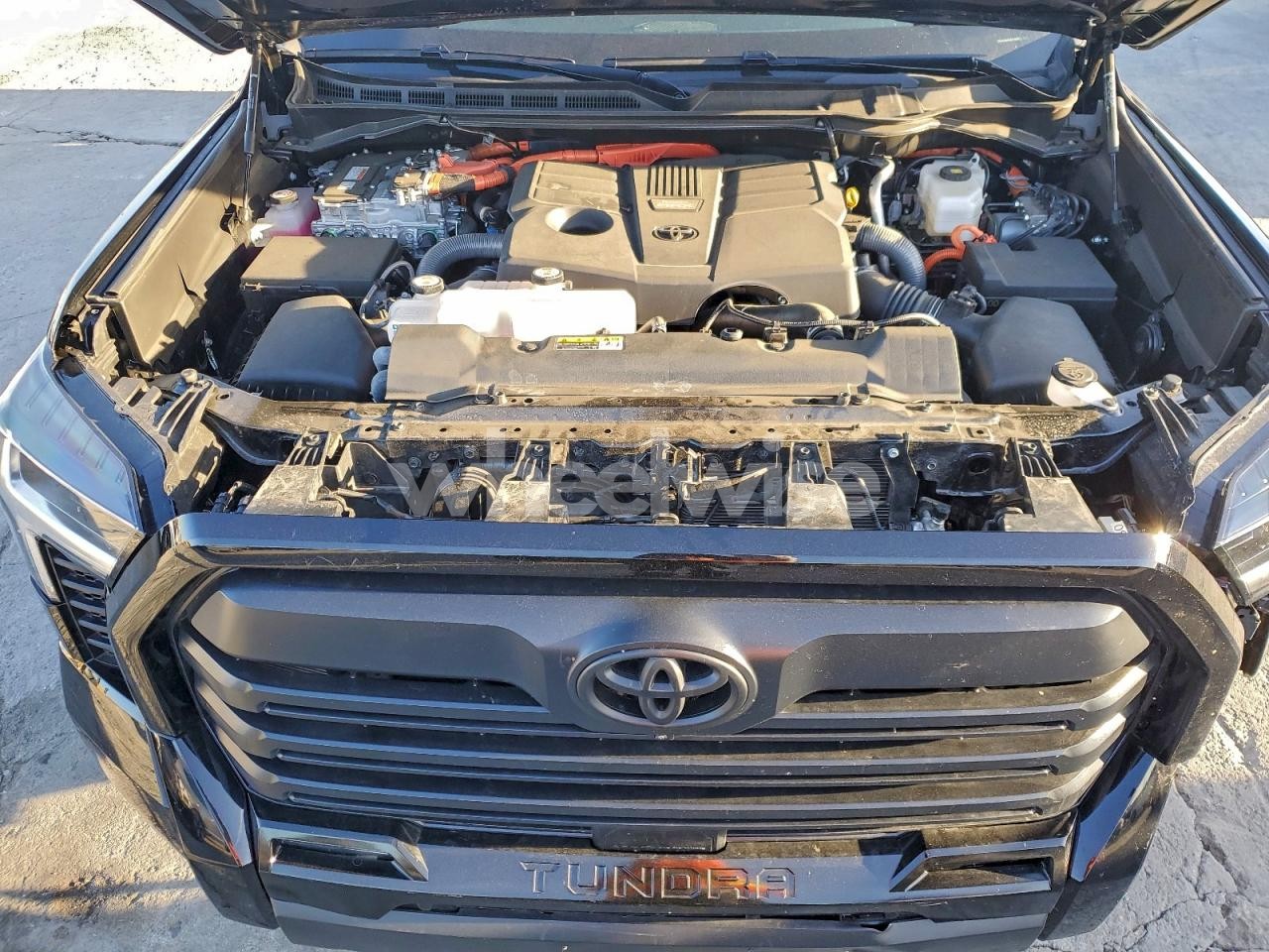 Photo 11 of 2025 TOYOTA TUNDRA CREWMAX LIMITED (VIN 5TFWC5DBXSX100210)