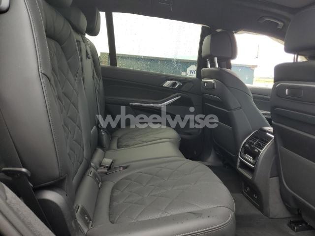 Photo 2 of 2024 BMW X7 XDRIVE40I (VIN 5UX23EM04R9U76606)