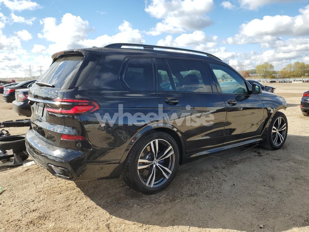 Photo 3 of 2024 BMW X7 XDRIVE40I (VIN 5UX23EM06R9U16116)