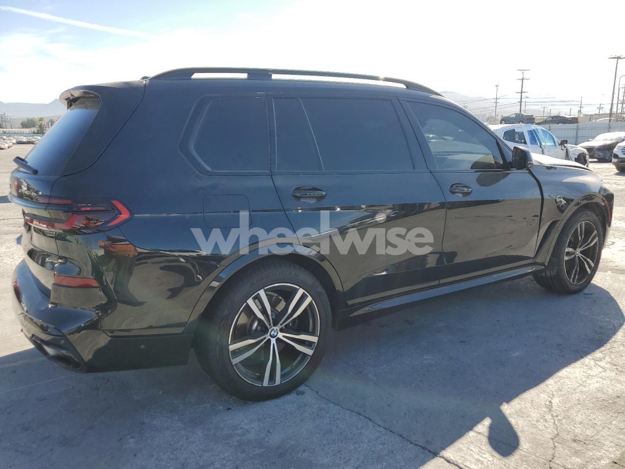 Photo 3 of 2024 BMW X7 XDRIVE40I (VIN 5UX23EM06R9W11407)