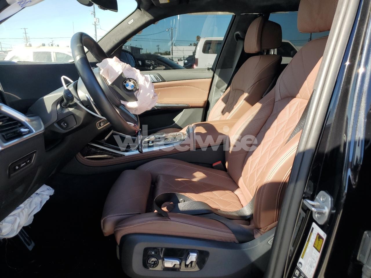 Photo 7 of 2024 BMW X7 XDRIVE40I (VIN 5UX23EM06R9W11407)