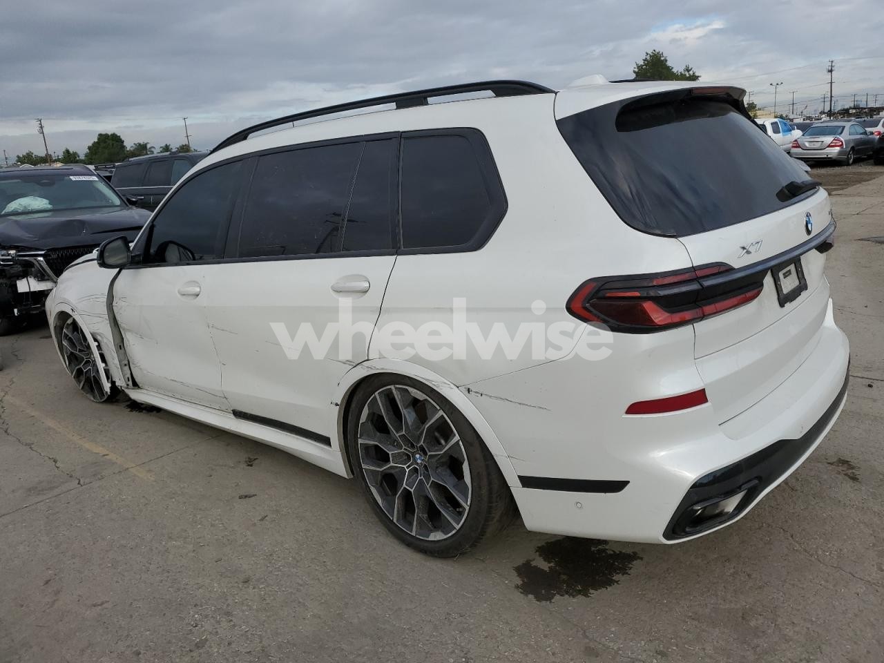 Photo 2 of 2025 BMW X7 XDRIVE40I (VIN 5UX23EM06S9W31517)