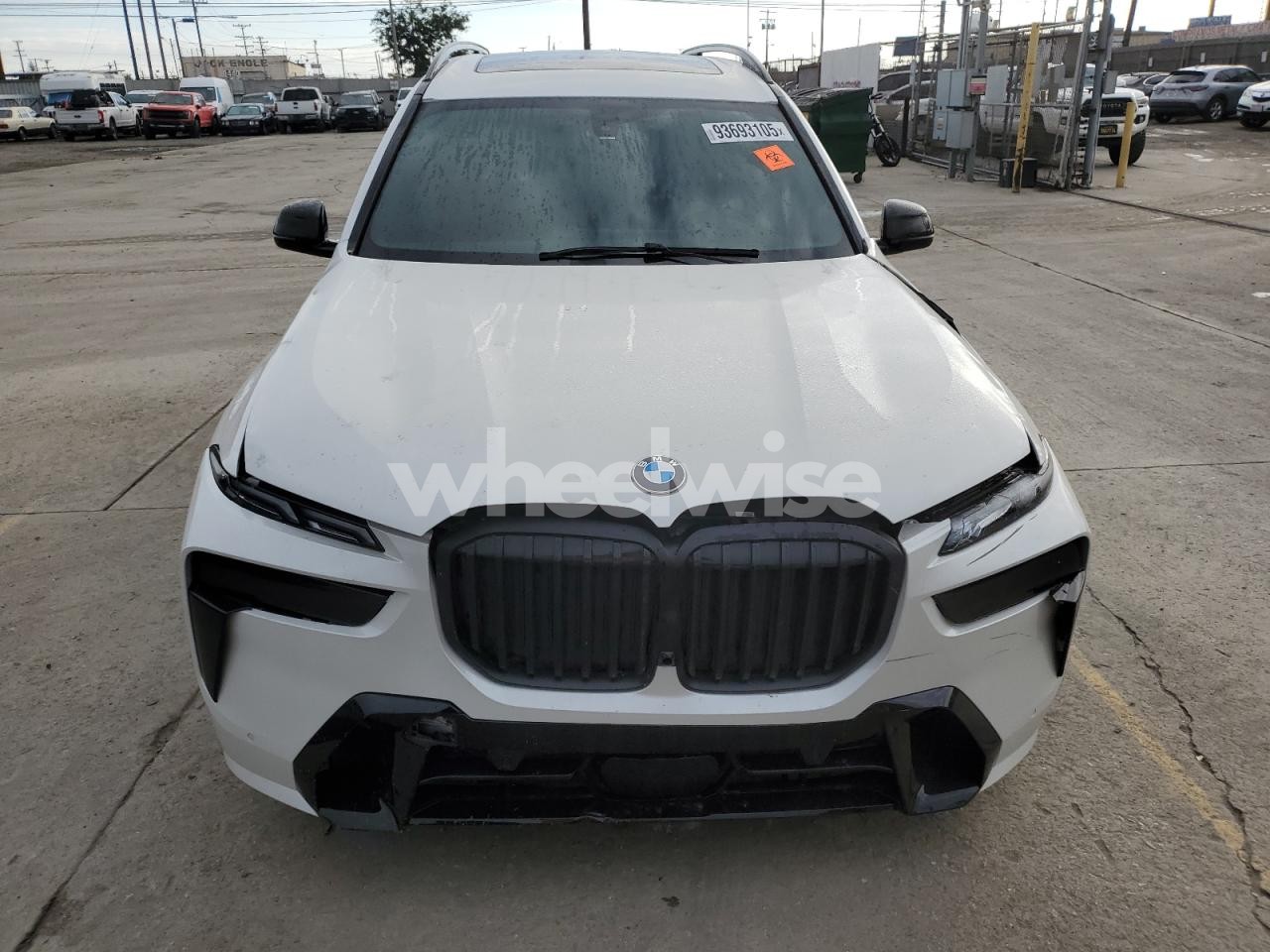 Photo 5 of 2025 BMW X7 XDRIVE40I (VIN 5UX23EM06S9W31517)