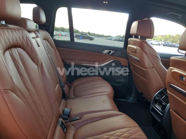 Photo 2 of 2024 BMW X7 XDRIVE40I (VIN 5UX23EM08R9T46327)