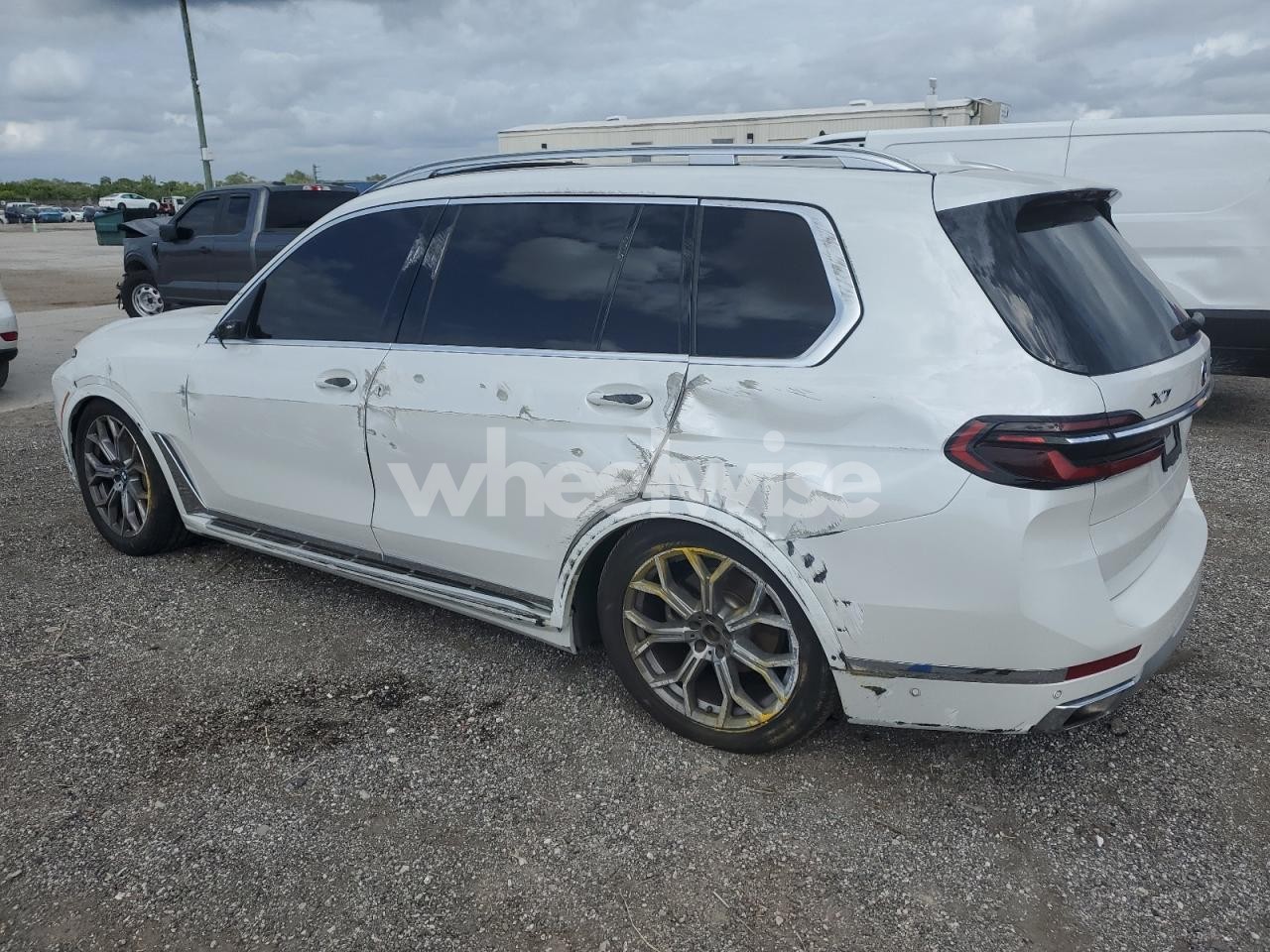 Photo 2 of 2025 BMW X7 XDRIVE40I (VIN 5UX23EM08S9W39585)