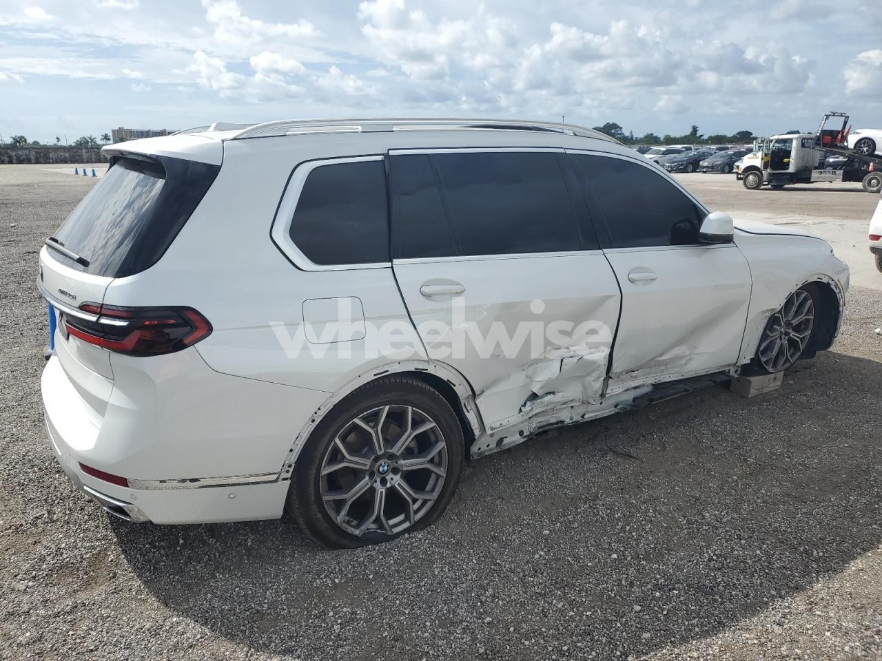 Photo 3 of 2025 BMW X7 XDRIVE40I (VIN 5UX23EM08S9W39585)