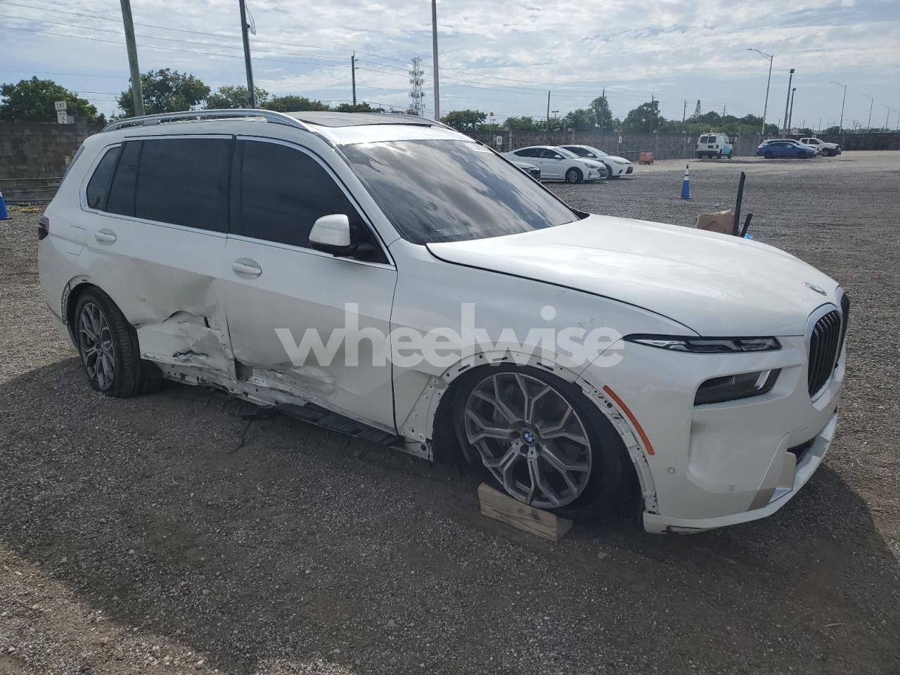 Photo 4 of 2025 BMW X7 XDRIVE40I (VIN 5UX23EM08S9W39585)