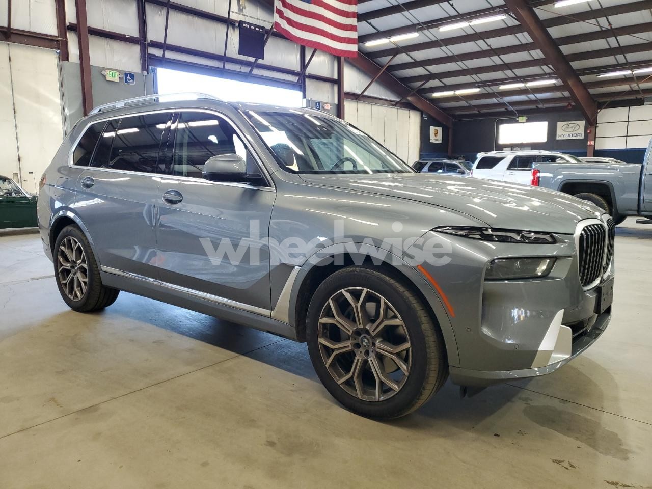 Photo 4 of 2023 BMW X7 XDRIVE40I (VIN 5UX23EM0XP9P24967)