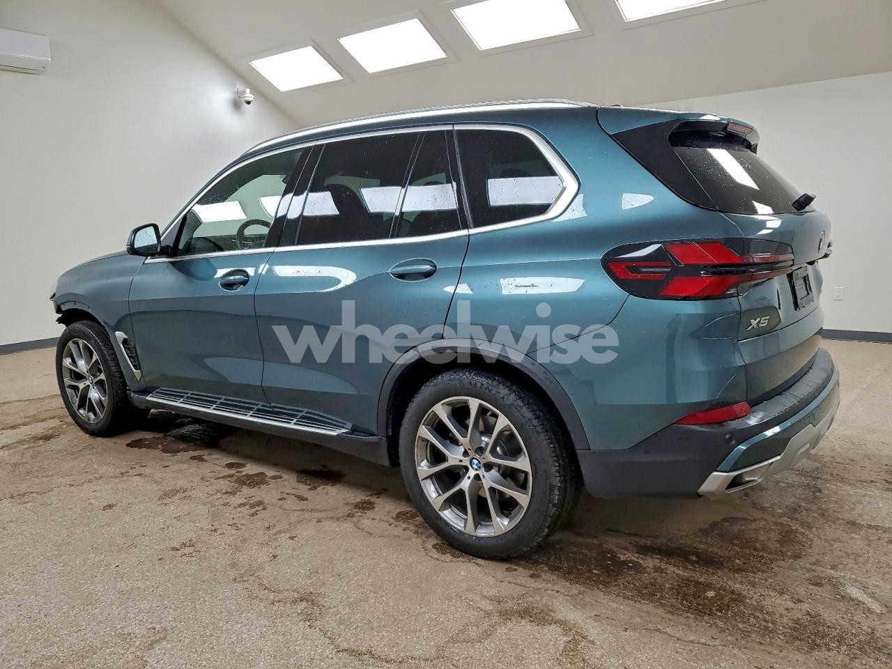 Photo 2 of 2026 BMW X5 XDRIVE40I (VIN 5UX23EU03T9063308)