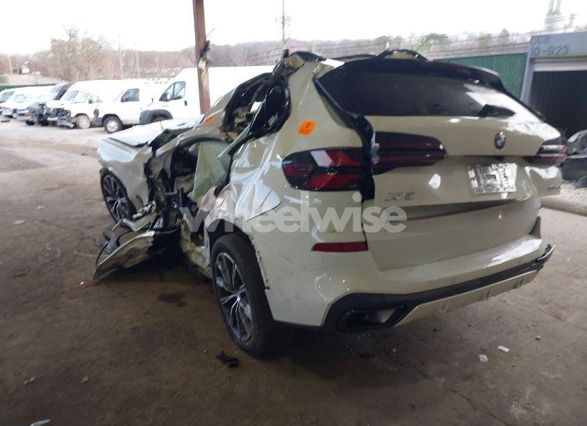 Photo 3 of 2024 Bmw X5 XDRIVE40I (VIN 5UX23EU08R9S70866)