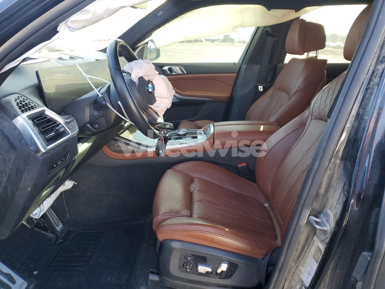 Photo 7 of 2024 BMW X7 M60I (VIN 5UX33EM07R9V36057)