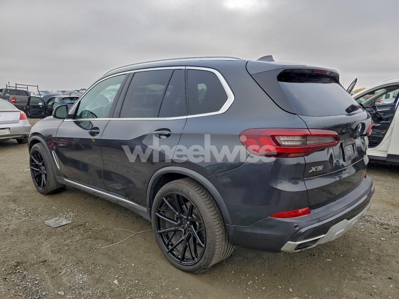 Photo 2 of 2021 BMW X5 SDRIVE 40I (VIN 5UXCR4C00M9F92007)