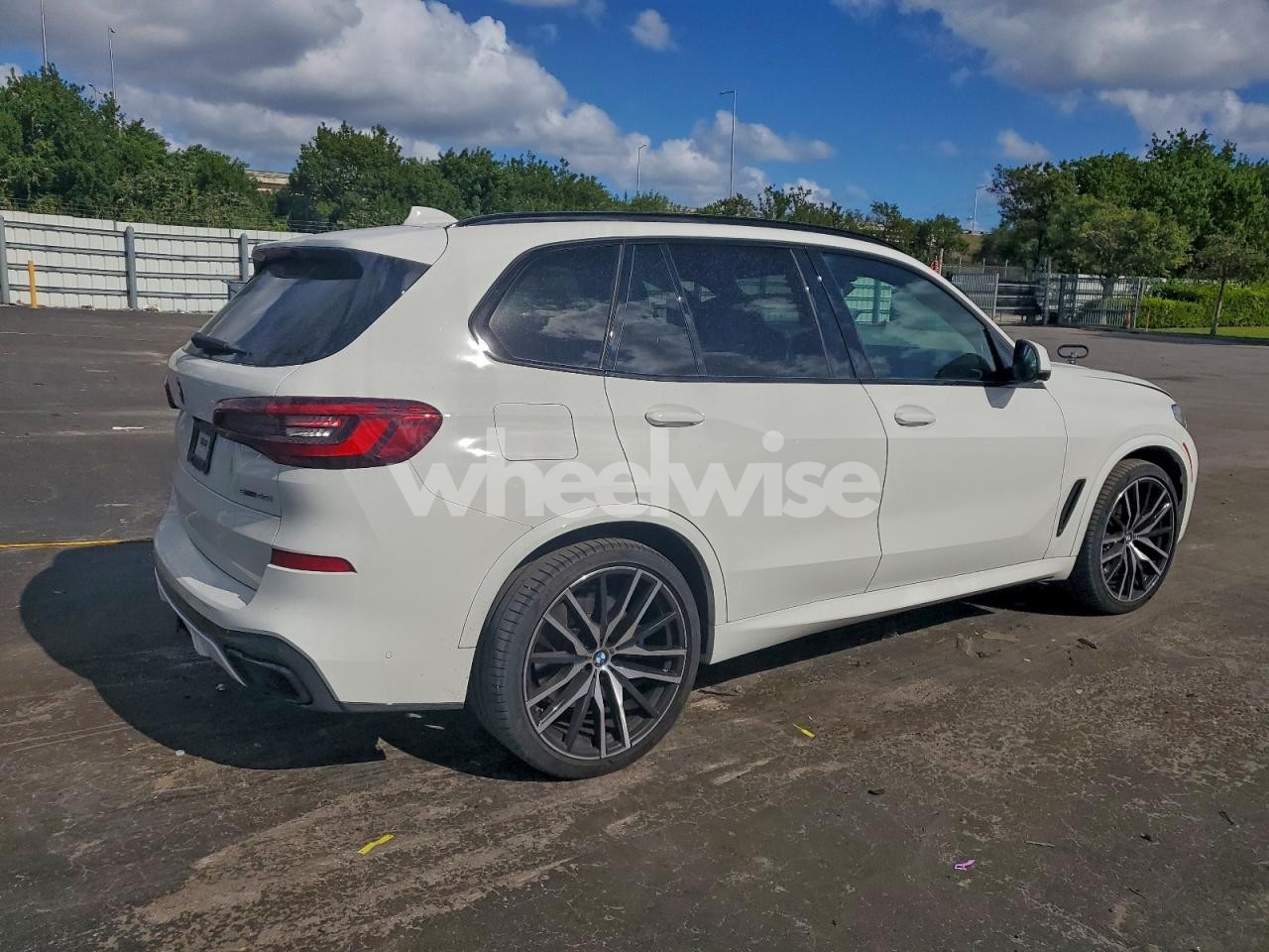 Photo 3 of 2020 BMW X5 SDRIVE 40I (VIN 5UXCR4C01L9C70720)