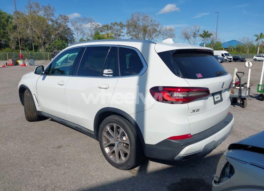 Photo 3 of 2021 Bmw X5 XDRIVE40I (VIN 5UXCR6C01M9H44811)