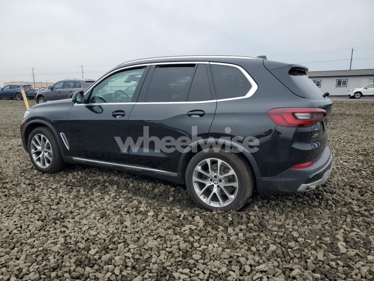 Photo 2 of 2021 BMW X5 XDRIVE40I (VIN 5UXCR6C04M9G15820)